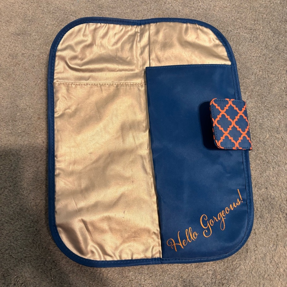 Heat resistant case for hair tools